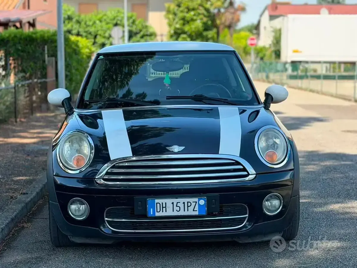 Usata Mini Cooper D 109 CV (80 kW) 2007 Nero Utilitaria