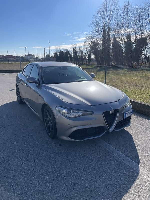 Usata Alfa Romeo Giulia Veloce 211 CV (155 kW) 2017 Grigio Berlina