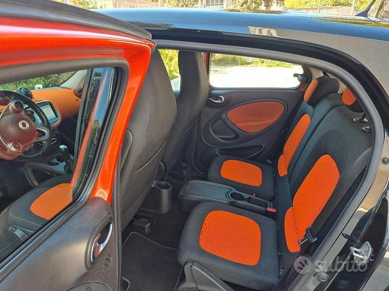 Usata Smart ForFour Passion 90 CV (66 kW) 2014 Nero Utilitaria