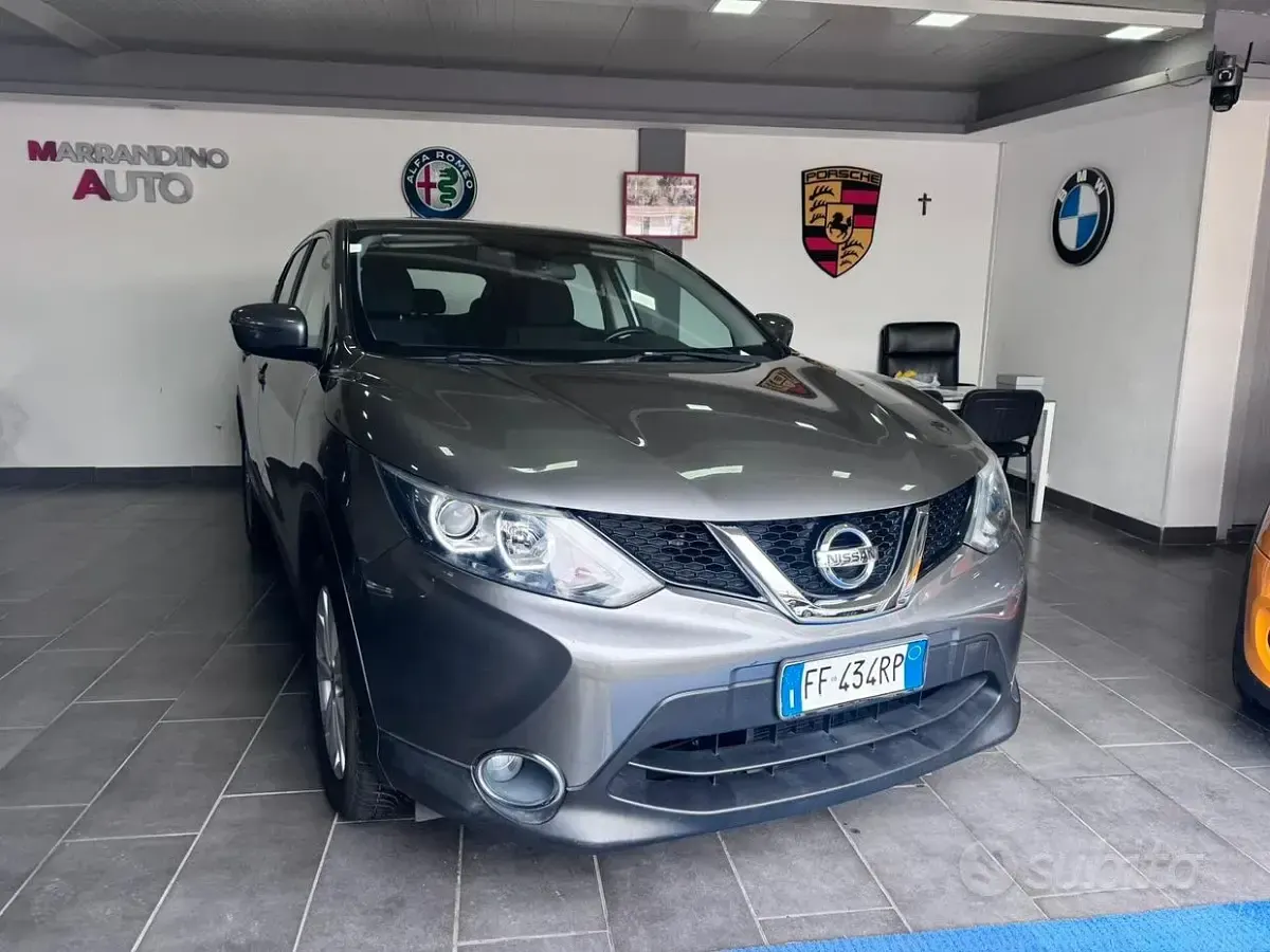 Usata Nissan Qashqai N-Vision 110 CV (80 kW) 2015 Grigio SUV