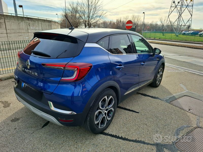 Usata Renault Captur Intens 101 CV (74 kW) 2021 Blu SUV