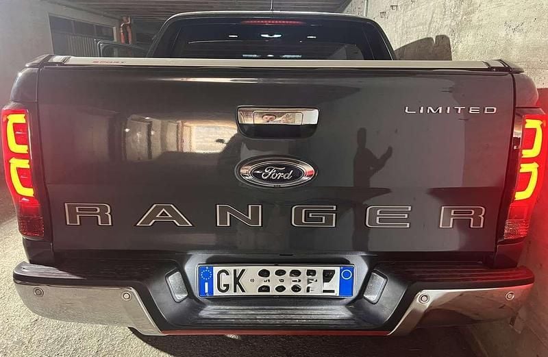 Usata Ford Ranger Limited 213 CV (156 kW) 2022 Grigio Pick-up