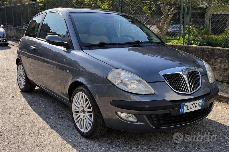 Usata Lancia Ypsilon 2004 Grigio Utilitaria