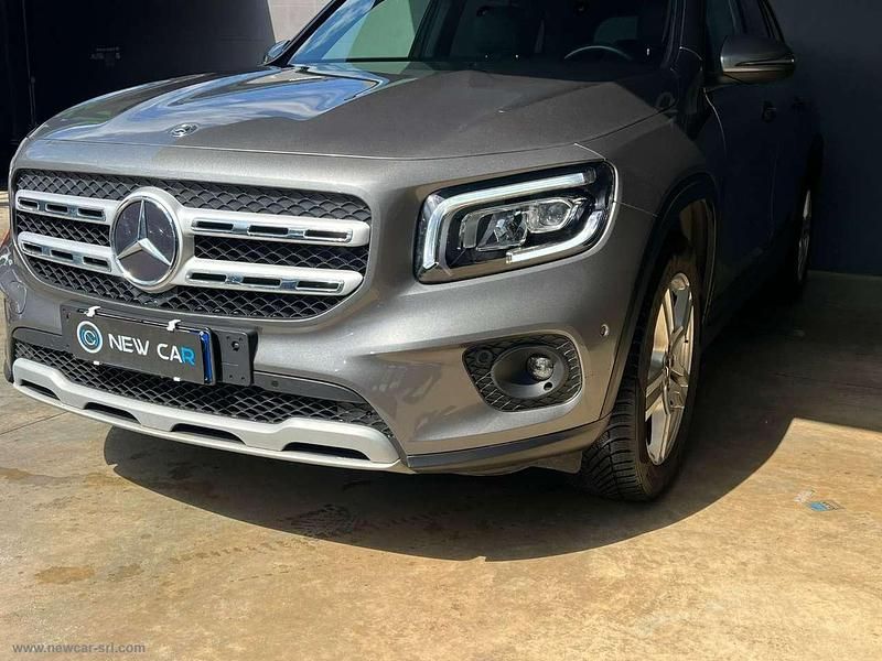 Usata Mercedes GLB180 Business 150 CV (110 kW) 2020 Grigio SUV