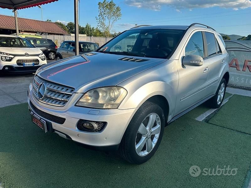 Usata Mercedes ML320 224 CV (164 kW) 2008 Grigio SUV