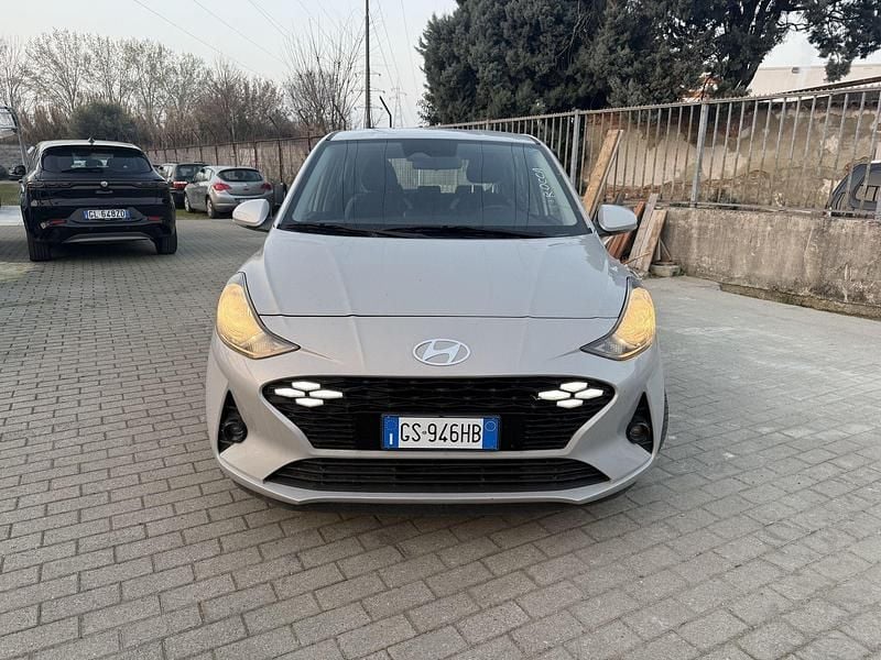 Usata Hyundai i10 67 CV (49 kW) 2024 Grigio Utilitaria