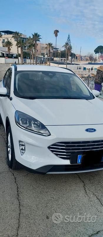 Usata Ford Kuga 120 CV (88 kW) 2022 Bianco SUV