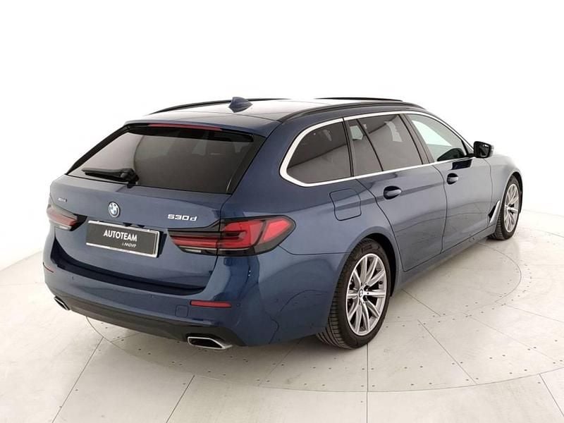 Usata BMW 530 Comfort Edition 249 CV (183 kW) 2022 Blu Station wagon