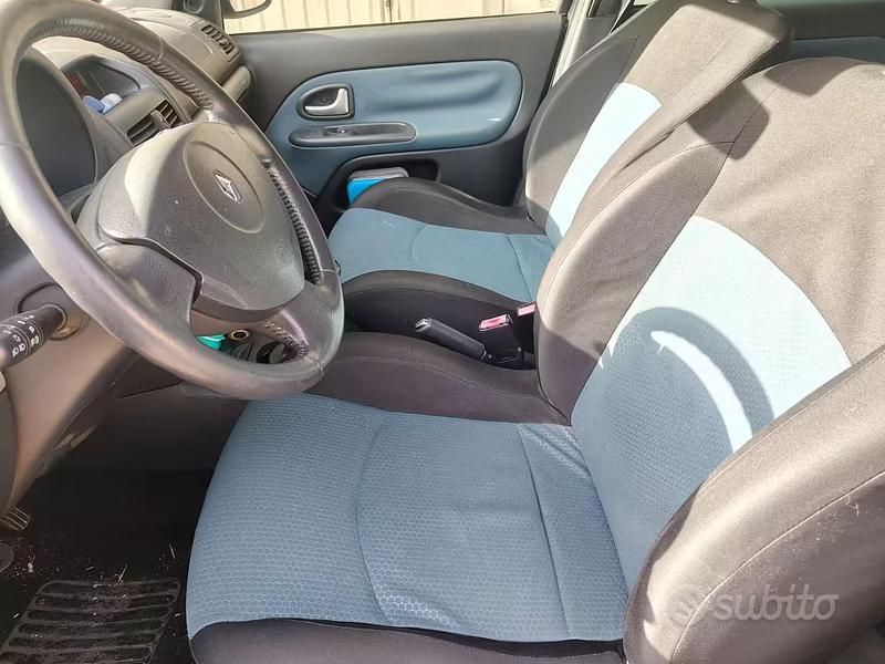 Gebraucht Renault Clio II 58 PS (42 kW) 2006 Schwarz Limousine