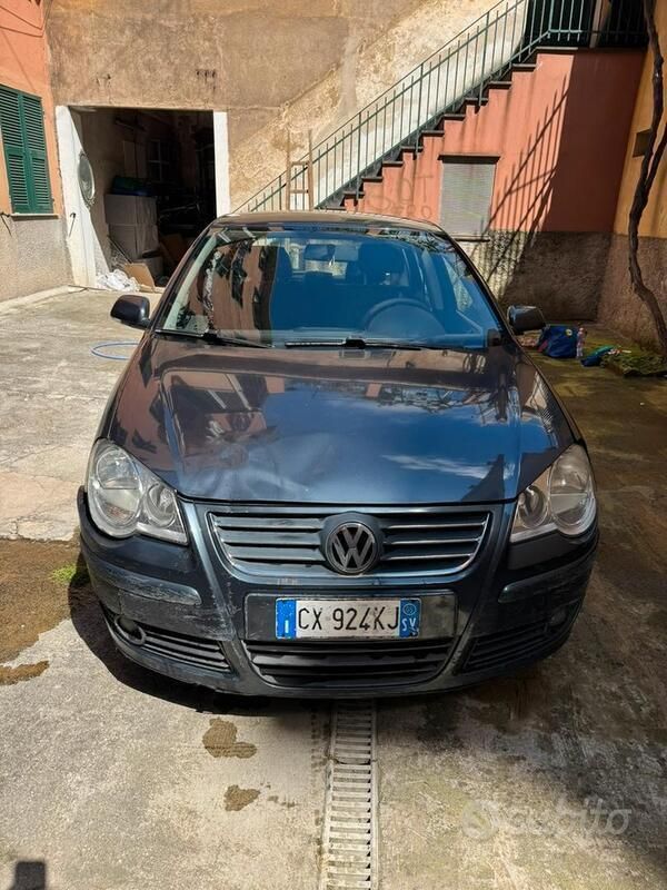 Usata VW Polo 101 CV (74 kW) 2005 Grigio Berlina