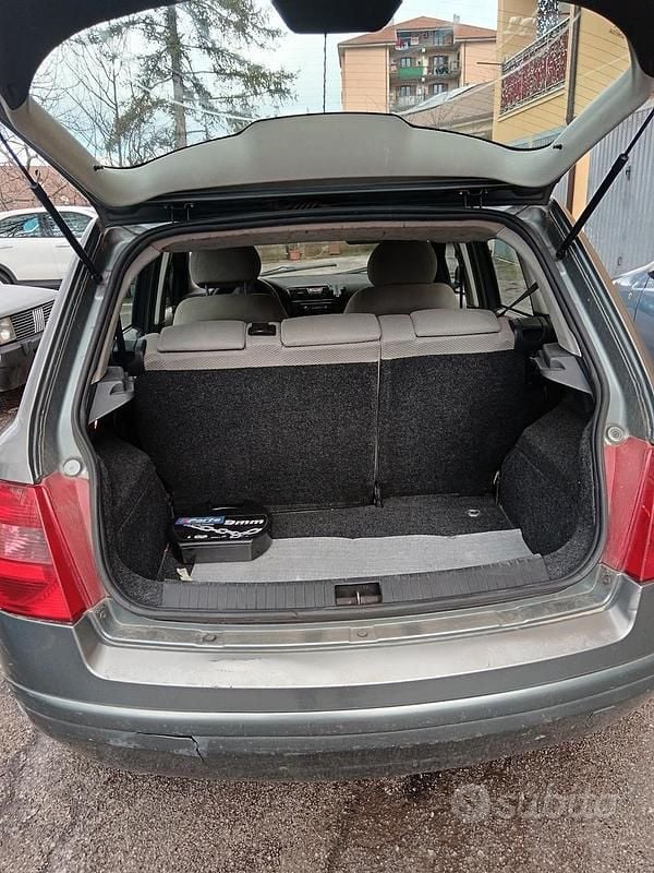 Grigio Usata 2004 Fiat Stilo Berlina | 300 € (Super prezzo) - Immagine 1/4