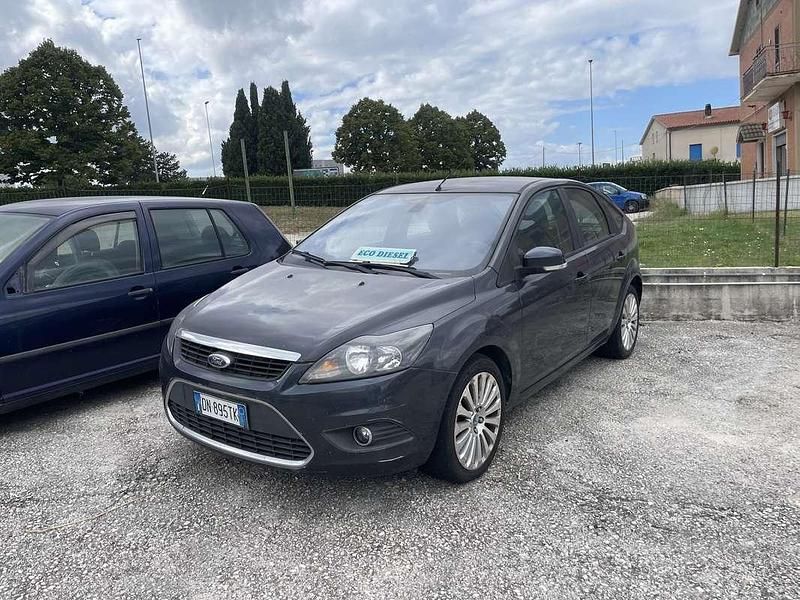 Usata Ford Focus Titanium 109 CV (80 kW) 2008 Grigio Berlina