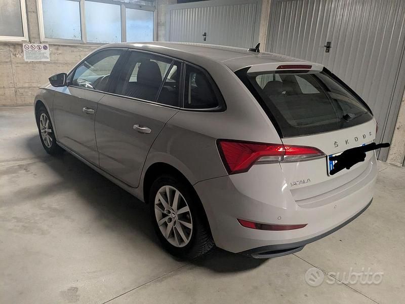 Usata Skoda Scala 95 CV (69 kW) 2022 Grigio Utilitaria