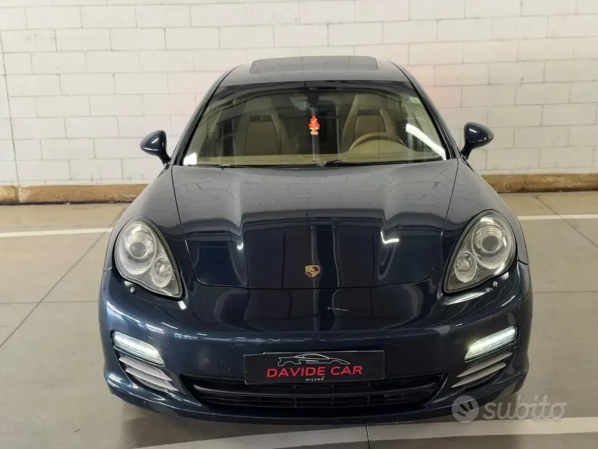 Usata Porsche Panamera 400 CV (294 kW) 2010 Blu Utilitaria