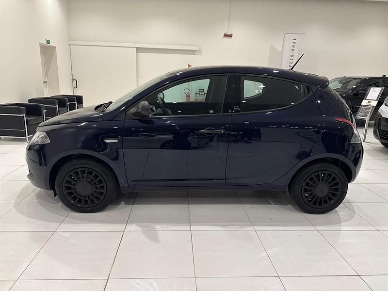 Usata Lancia Ypsilon Silver 70 CV (51 kW) 2020 Blu Utilitaria