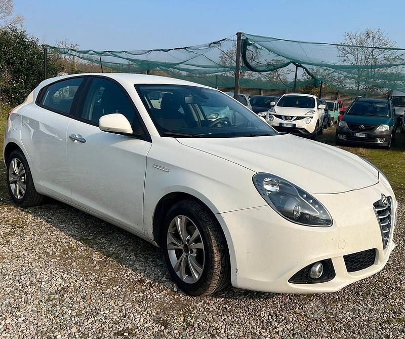 Usata Alfa Romeo Giulietta Super 120 CV (88 kW) 2016 Bianco Utilitaria