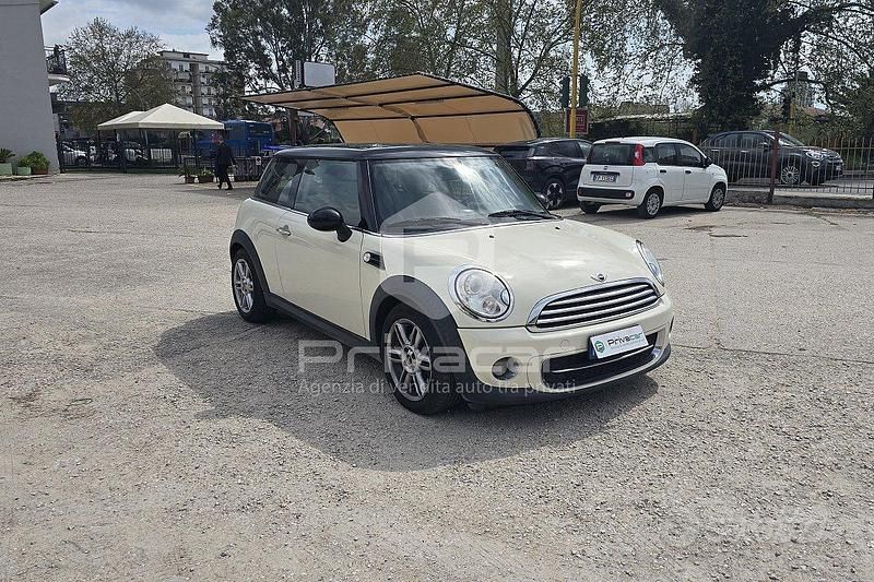 Käytetty Mini Cooper D 112 HP (82 kW) 2012 Valkoinen Viistoperä
