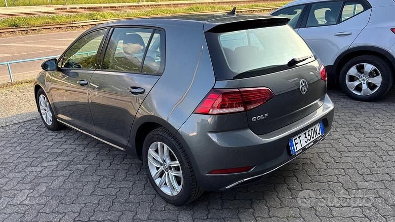 Usata VW Golf VII Highline 116 CV (85 kW) 2019 Grigio Berlina