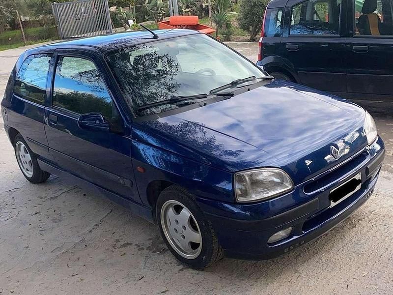 Usata Renault Clio II 75 CV (55 kW) 1998 Blu/azzurro Berlina