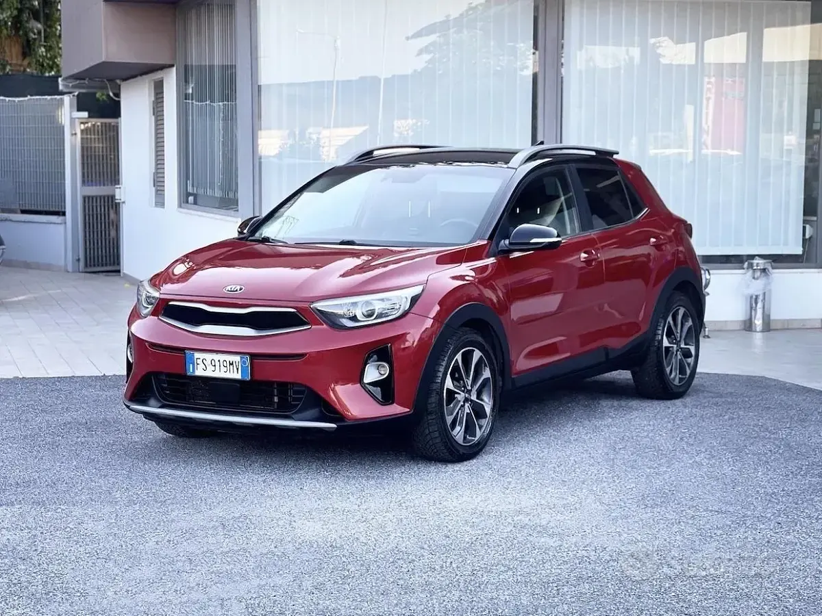 Usata Kia Stonic 120 CV (88 kW) 2018 Rosso SUV