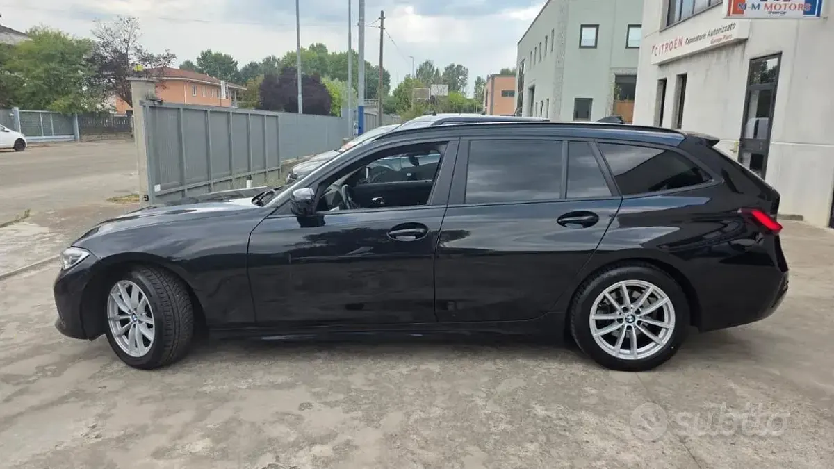 Usata BMW 320 Sport Line 190 CV (139 kW) 2022 Nero Station wagon
