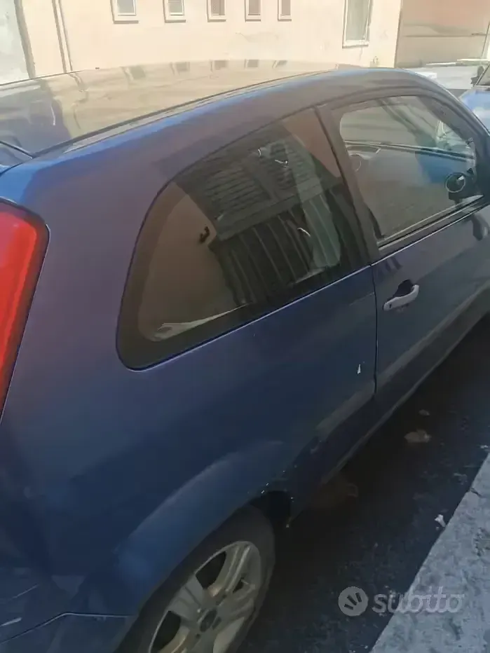 Usata Ford Fiesta 2006 Blu Utilitaria