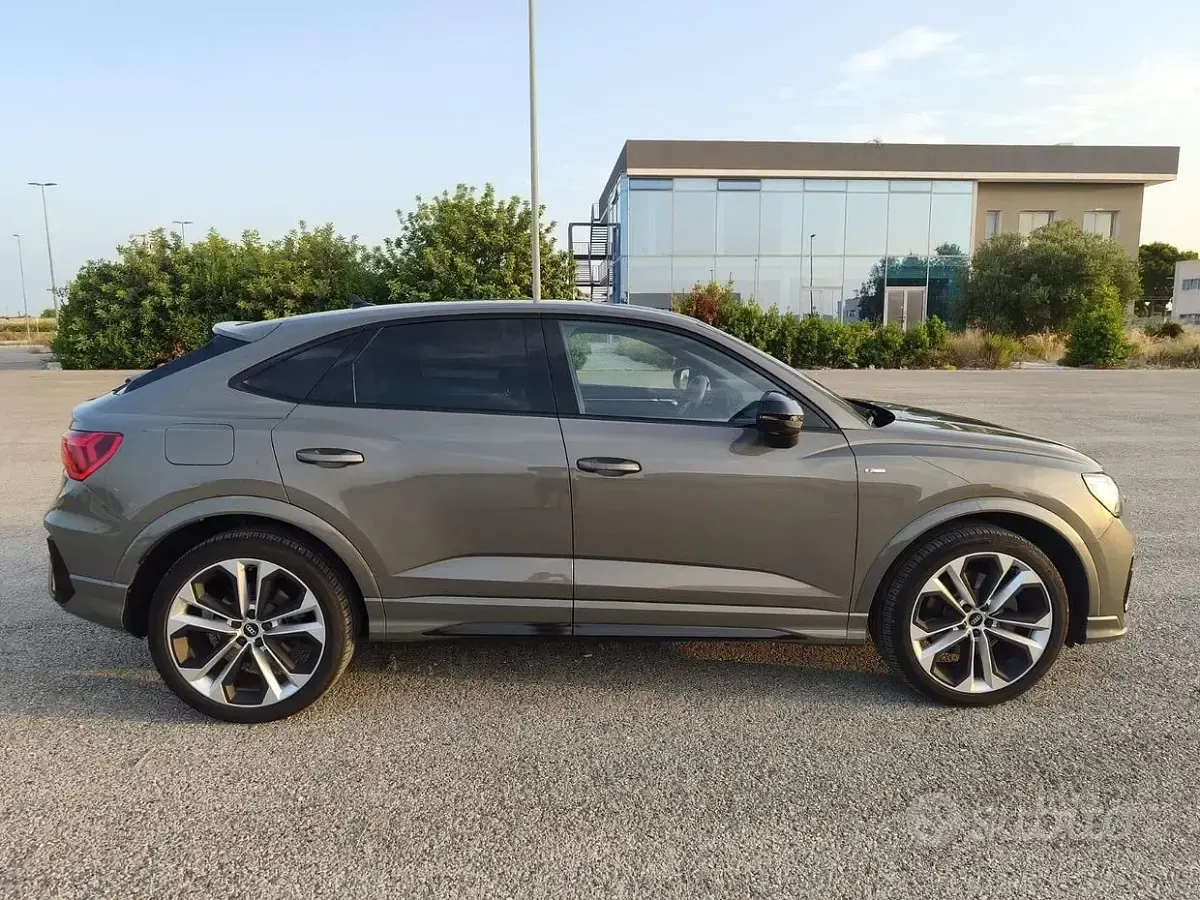 Usata Audi Q3 Sportback S-Line 200 CV (147 kW) 2021 Grigio SUV