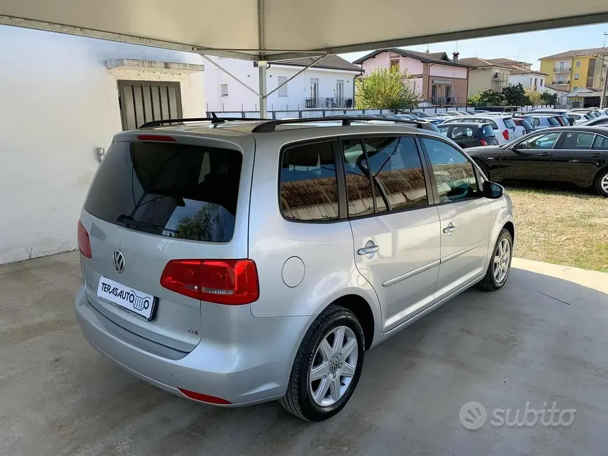 Usata VW Touran Business 105 CV (77 kW) 2014 Grigio Monovolume
