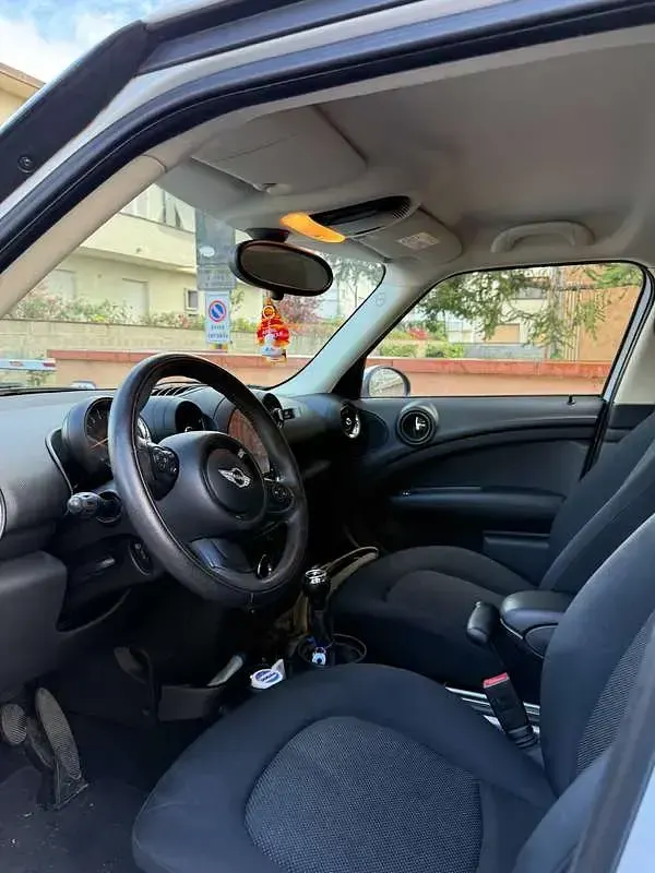 Usata Mini One Countryman 98 CV (72 kW) 2015 Bianco SUV
