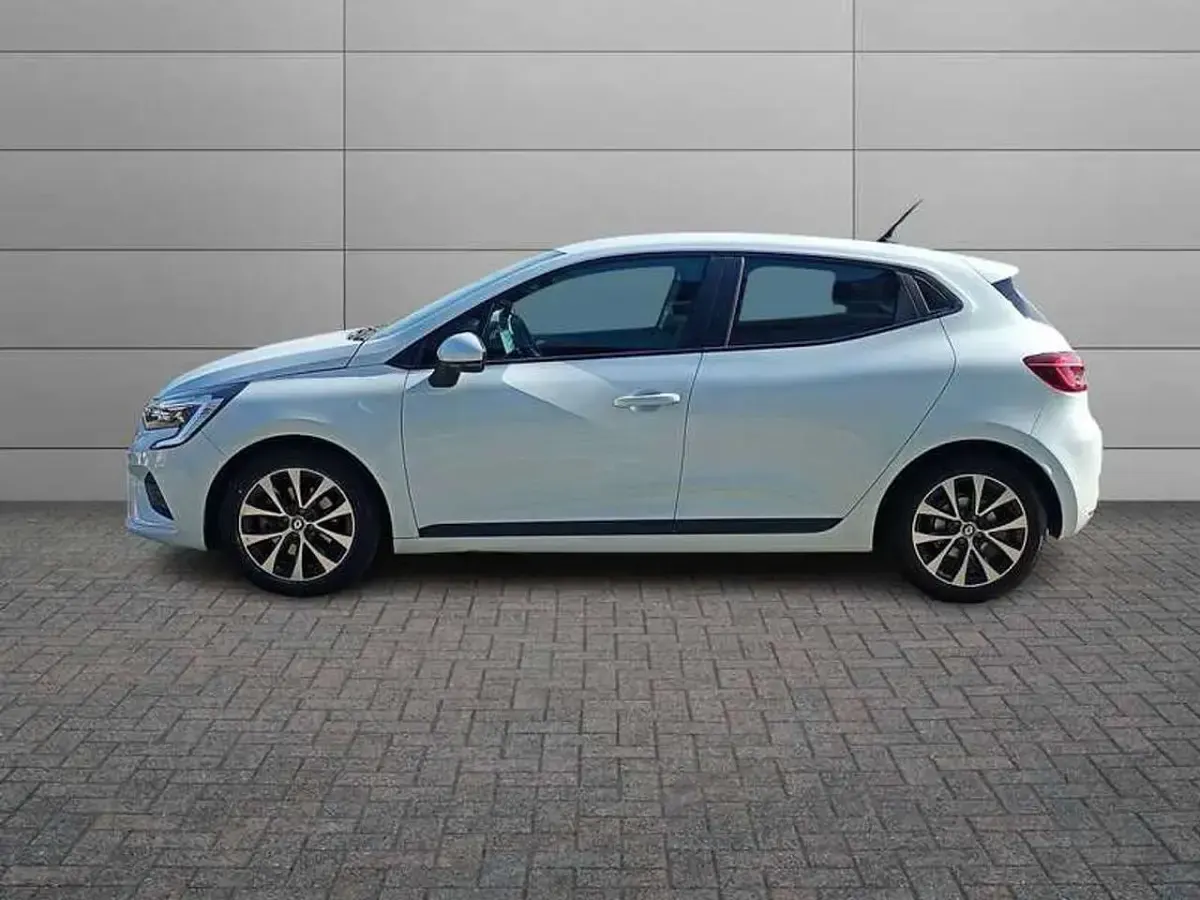 Usata Renault Clio Zen 140 CV (102 kW) 2022 Other Utilitaria