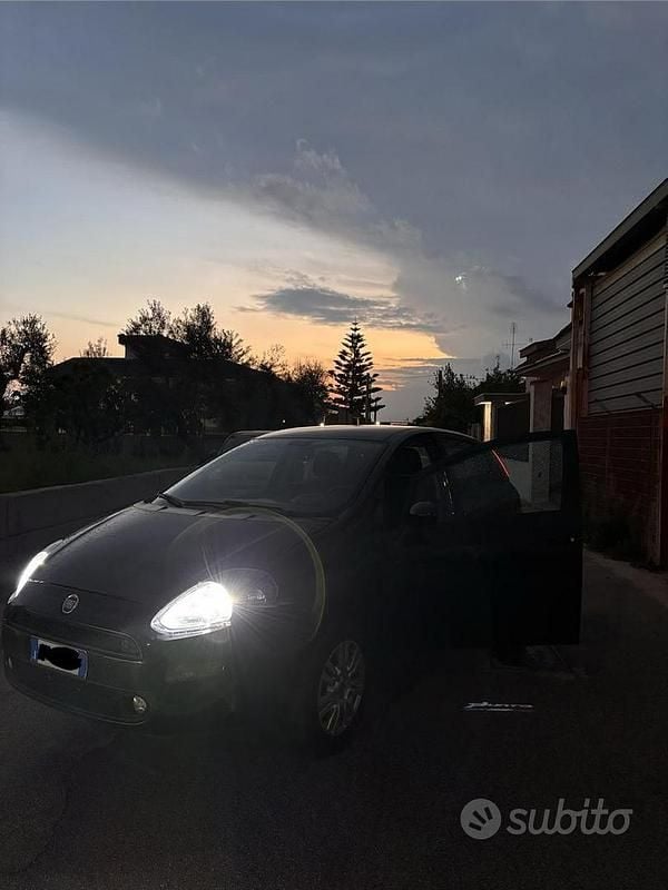 Usata Fiat Punto 2015 Blu Utilitaria