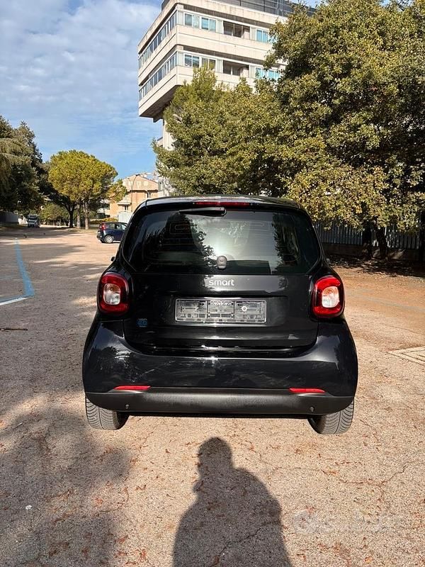 Usata Smart ForTwo Coupé Passion 60 kW (82 CV) 2021 Nero Utilitaria