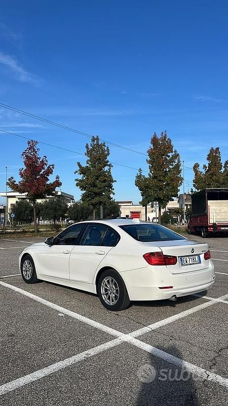 Usata BMW 318 143 CV (105 kW) 2013 Bianco Berlina