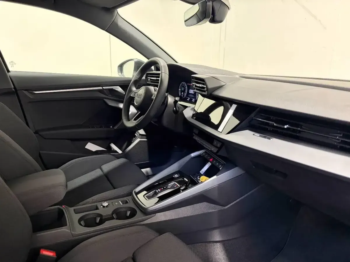 Nuova Audi A3 Sportback e-tron Advanced 150 CV (110 kW) 2025 Grigio Utilitaria