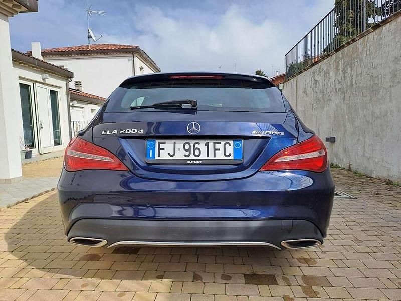 Begagnad Mercedes CLA200 Shooting Brake 190 HK (139 kW) 2017 Blå Kombi
