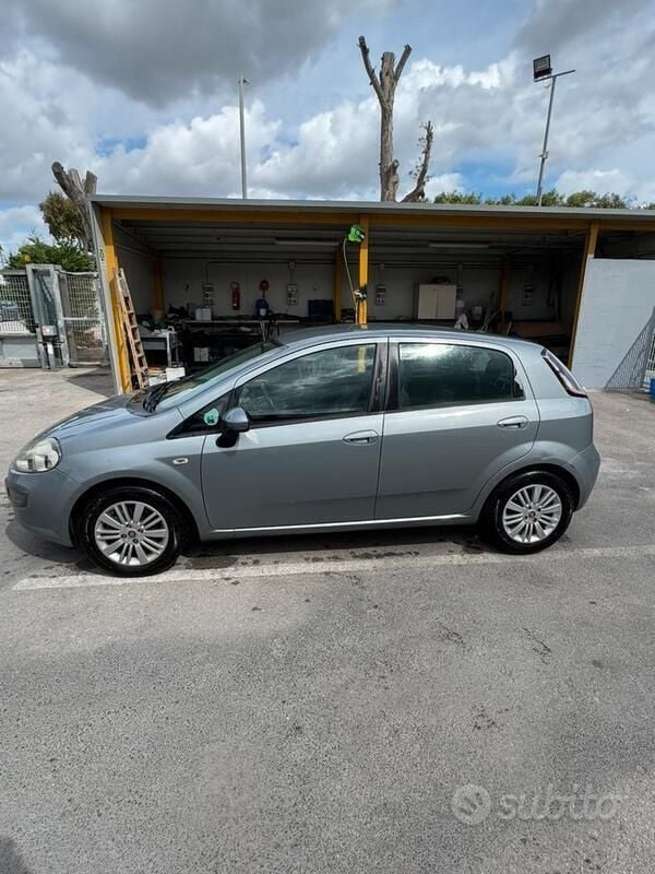 Usata Fiat Punto Evo 65 CV (47 kW) 2012 Grigio Utilitaria