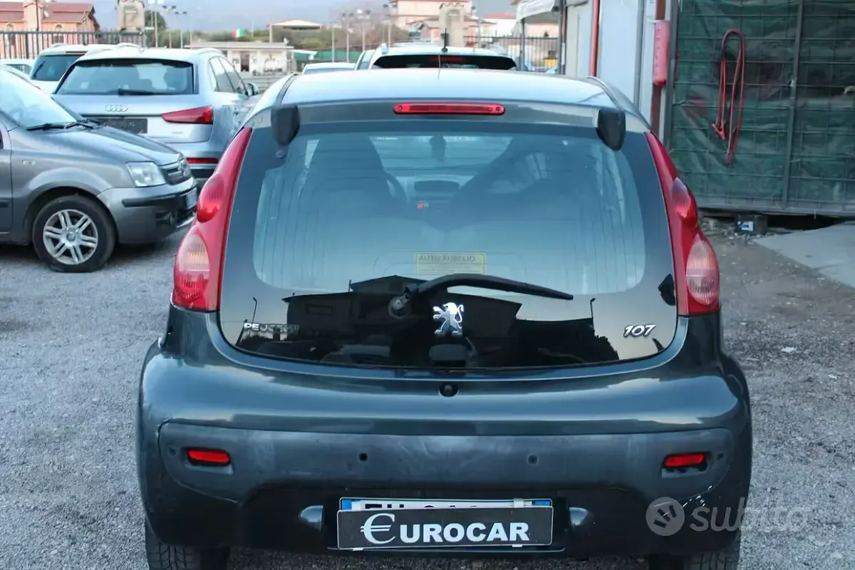 Usata Peugeot 107 68 CV (50 kW) 2008 Grigio Utilitaria