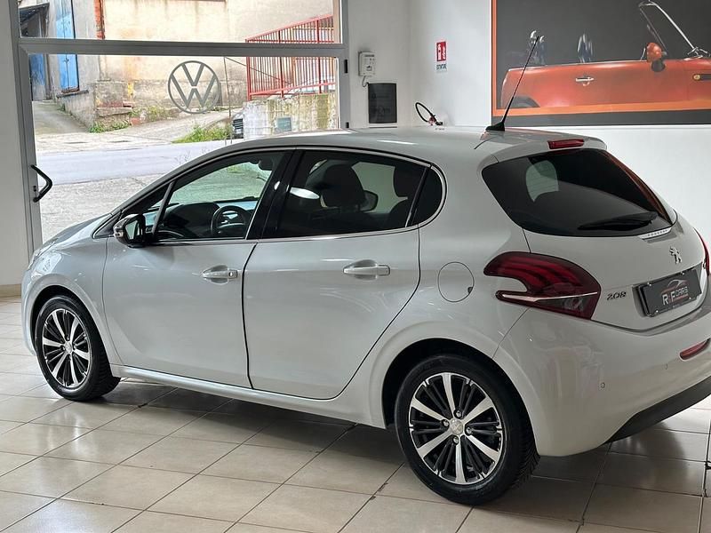 Usata Peugeot 208 GT-line 110 CV (80 kW) 2017 Bianco Utilitaria