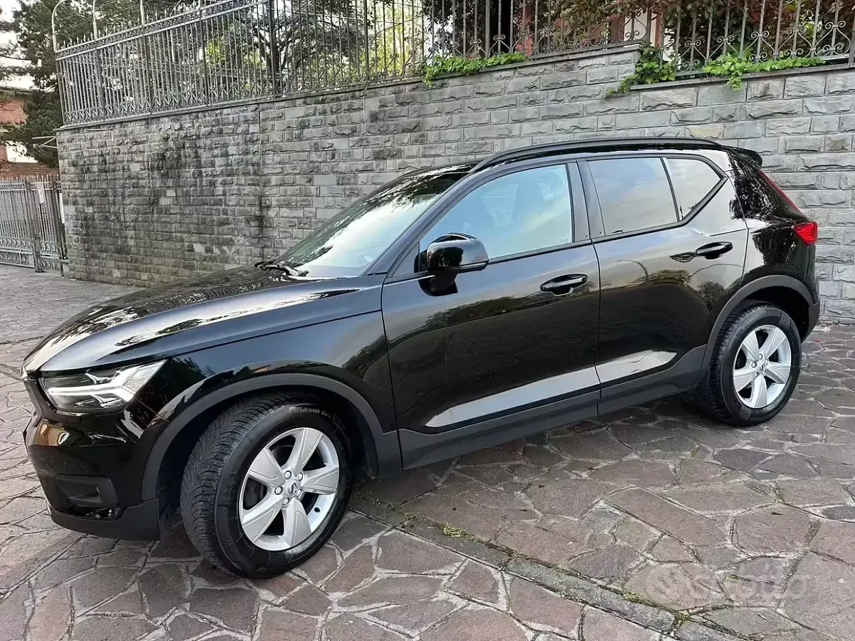 Usata Volvo XC40 Business Edition 150 CV (110 kW) 2019 Nero SUV