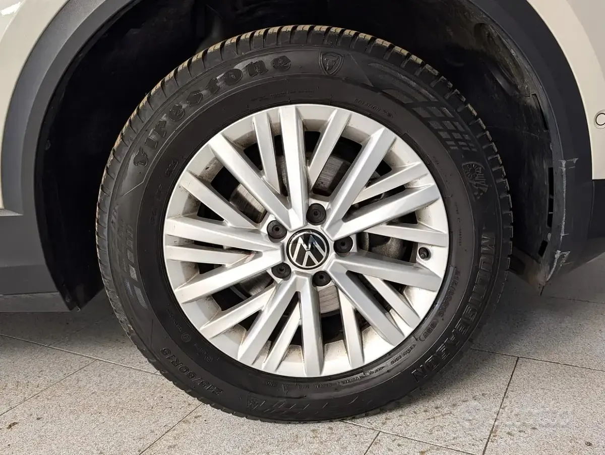Usata VW T-Roc Life 110 CV (80 kW) 2024 SUV