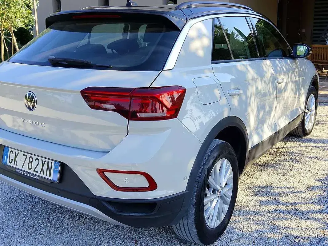 Usata VW T-Roc R-line 110 CV (80 kW) 2022 Beige SUV