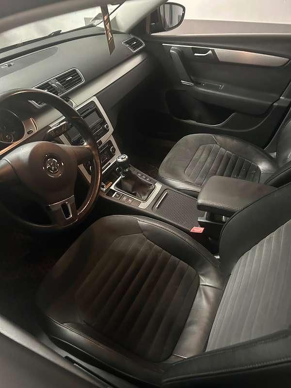 Usata VW Passat Highline 140 CV (102 kW) 2011 Nero Station wagon