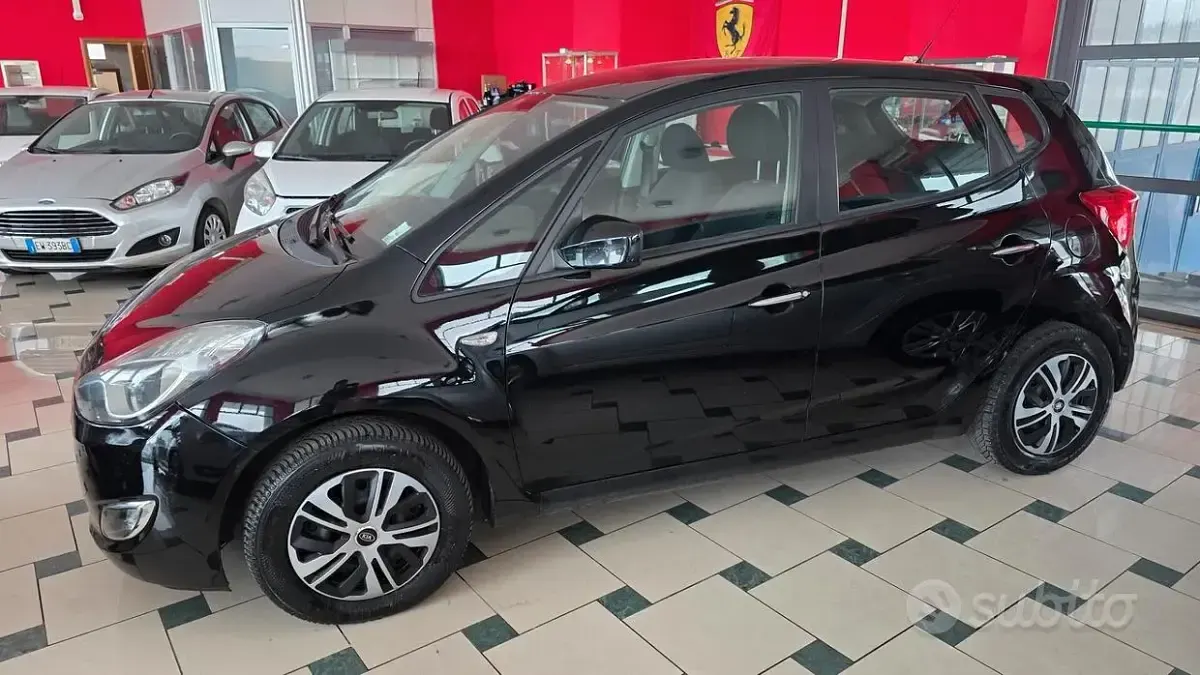 Usata Hyundai ix20 Comfort 77 CV (56 kW) 2011 Nero Utilitaria