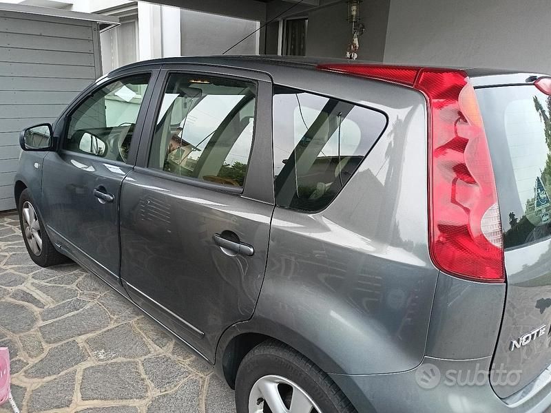 Usata 2006 Nissan Note Monovolume | 2500 € (Buon prezzo) - Immagine 1/3