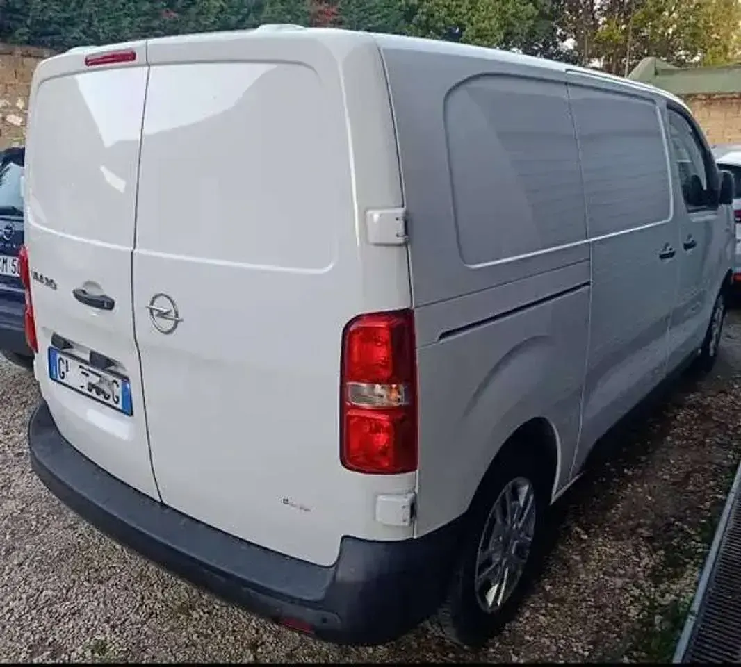 Usata Opel Vivaro 120 CV (88 kW) 2022 Bianco Monovolume