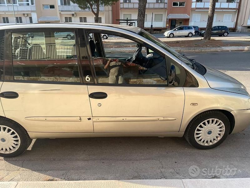 Usata Fiat Multipla 120 CV (88 kW) 2010 Marrone Monovolume