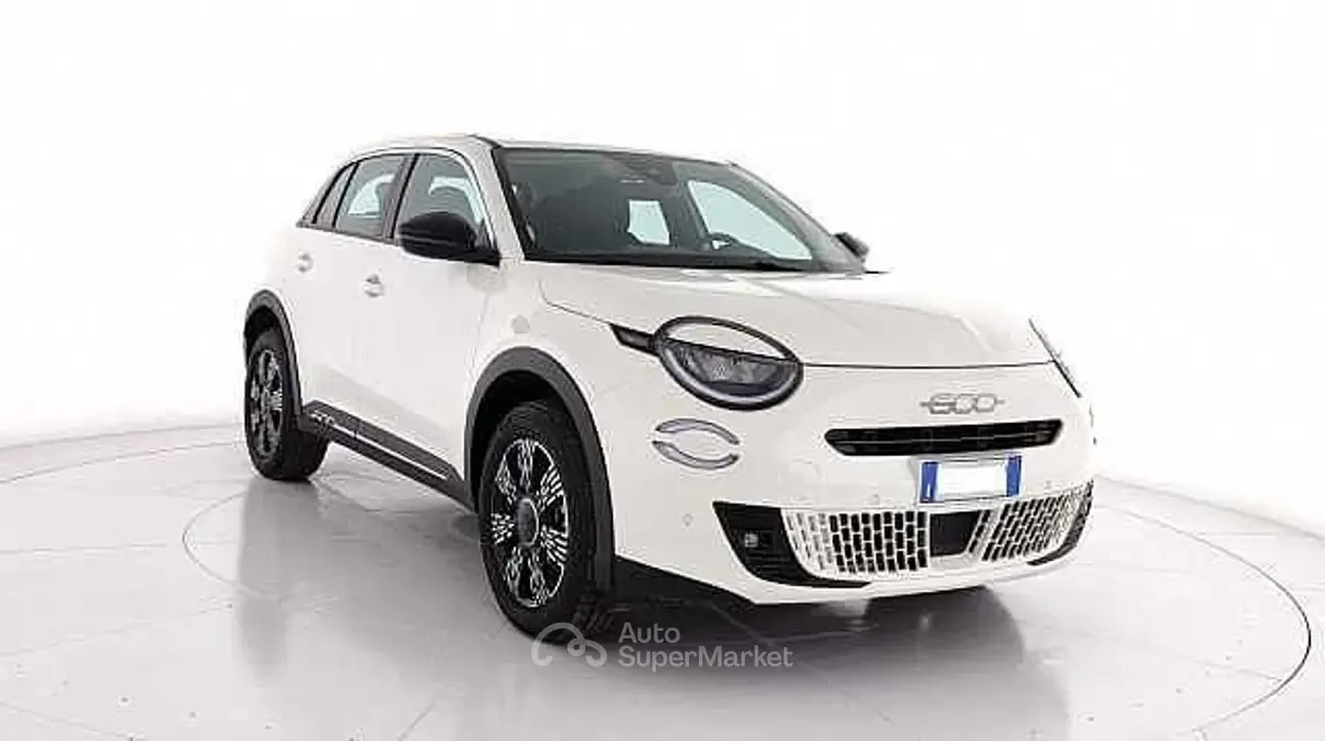 Usata Fiat 600 136 CV (100 kW) 2025 Bianco SUV