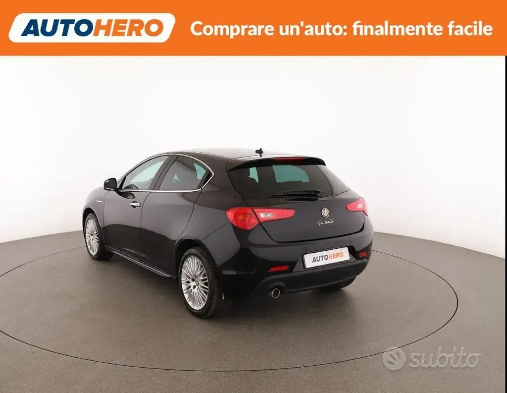 Usata Alfa Romeo Giulietta Exclusive 120 CV (88 kW) 2016 Nero Utilitaria