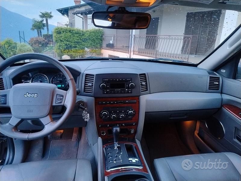 Usata Jeep Grand Cherokee 218 CV (160 kW) 2007 Grigio SUV