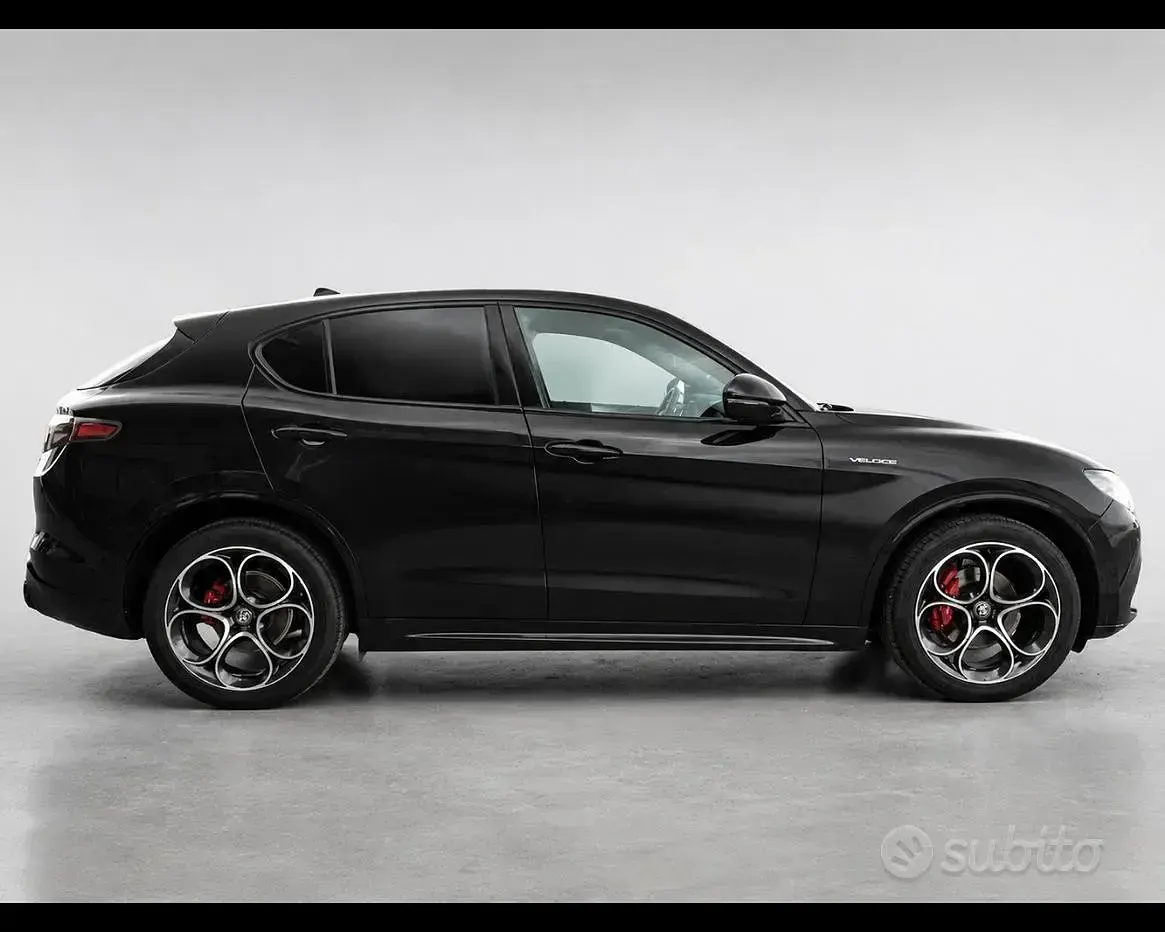 Usata Alfa Romeo Stelvio Veloce 160 CV (117 kW) 2023 Nero SUV